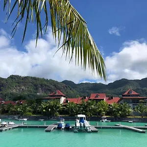 https://eden-confort.maheislandhotels.com