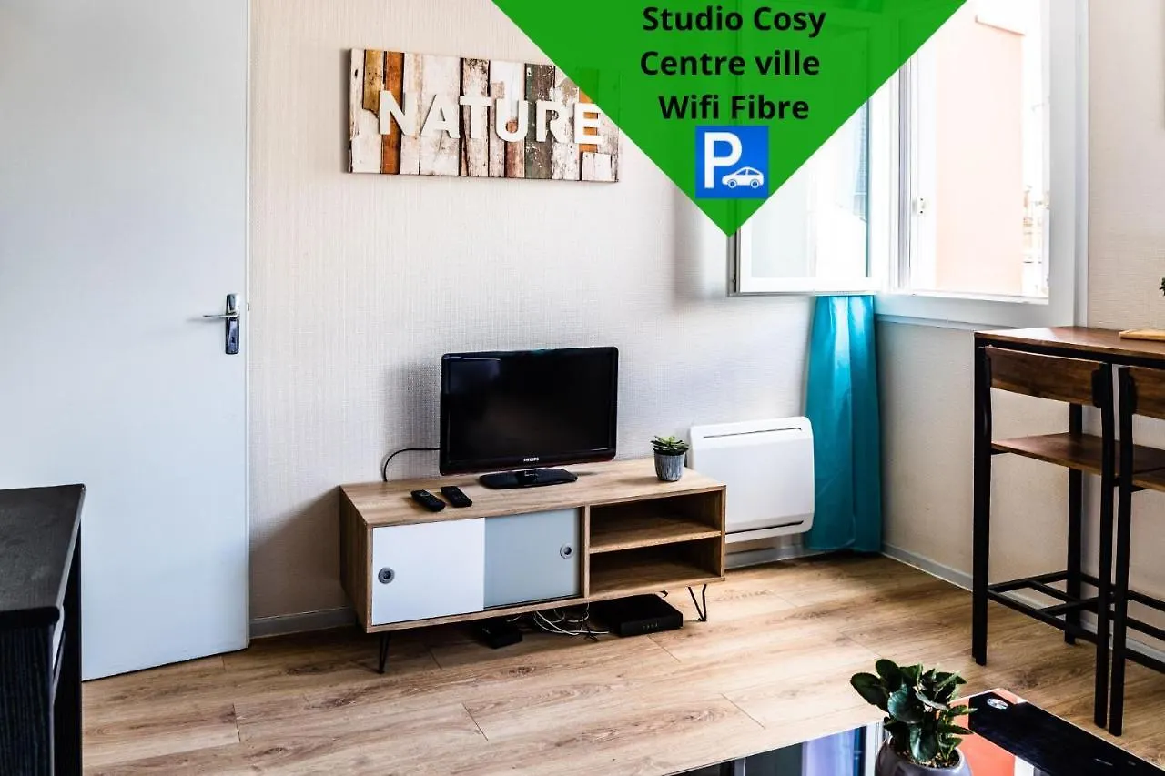 Le Debussy - studio - WIFI FIBRE- centre ville- parking Tarbes